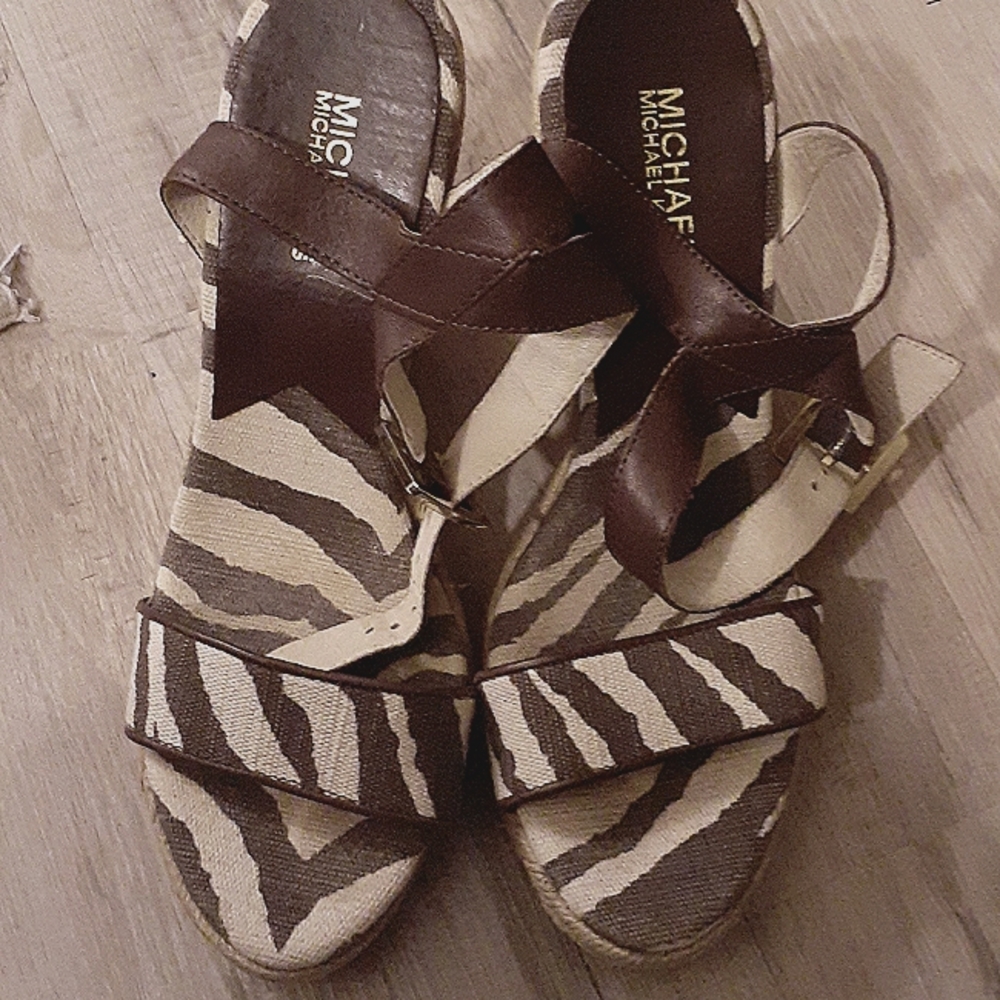 MICHEAL KORS ZEBRA PRINT WEDGES SIZE 10